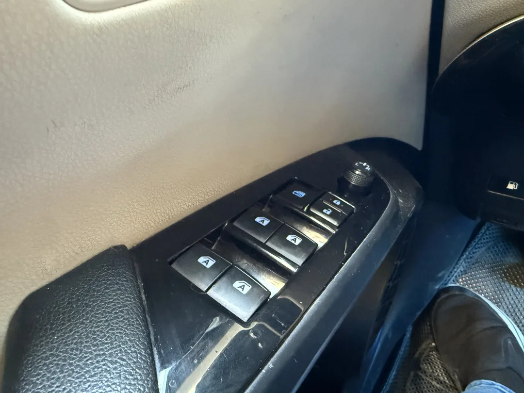 تويوتا بريوس 2018 فل ما عدا فتحة