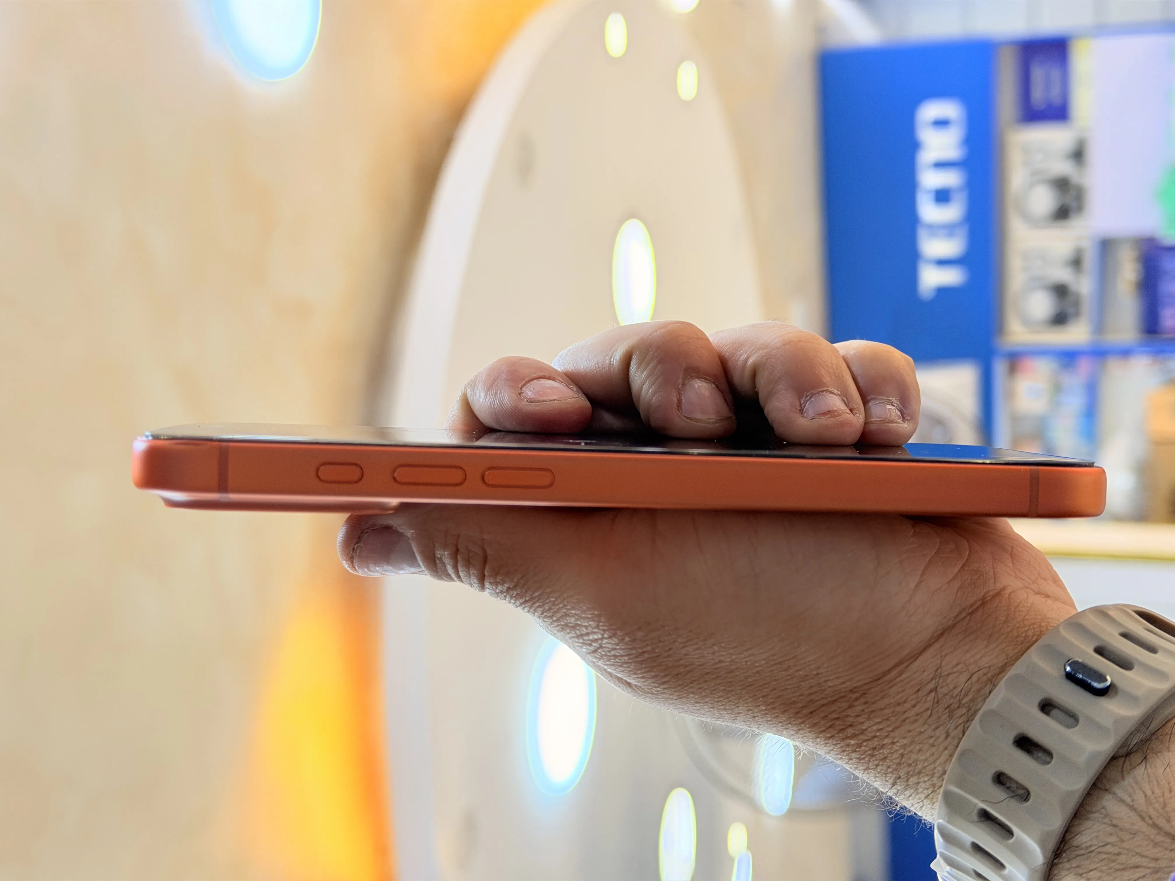 ايفون 17 برو ماكس Esim شرررق اوسط