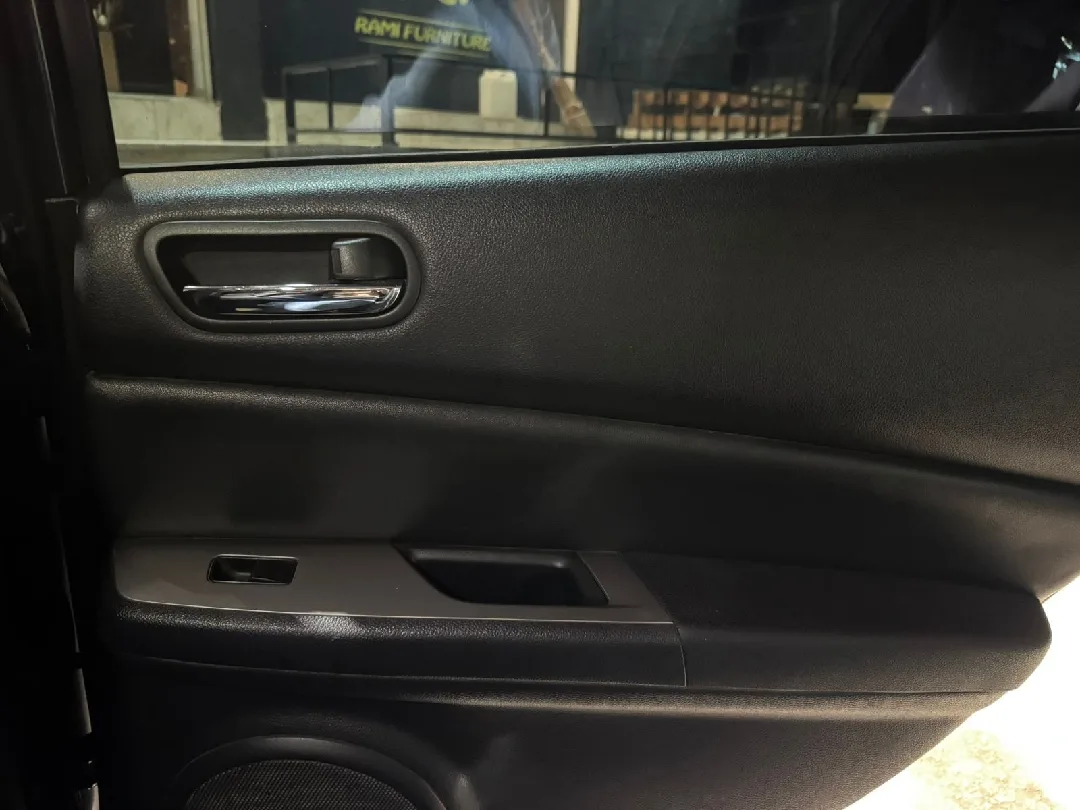 سيارة مازدا زووم للبيع