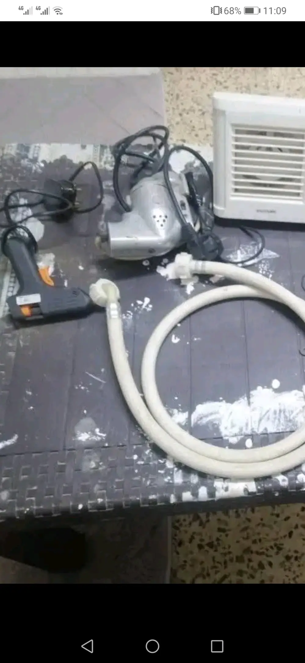 معدات يديوية ومروحتين للبيع بسعر مغري