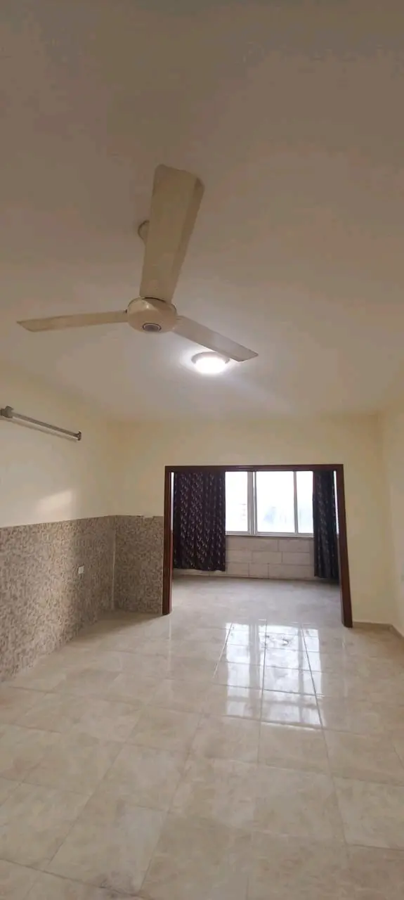 شقة طابقية مميزة للايجار في اربد الحي الشرقي