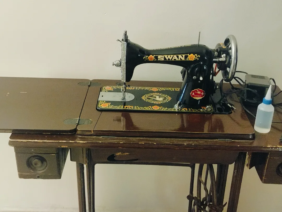 ماكينة خياطة