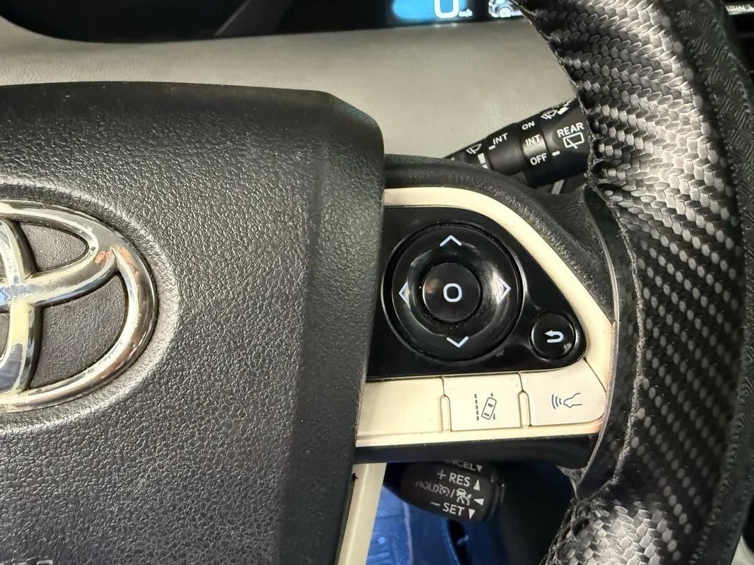 تويوتا بريوس 2018 فل ما عدا فتحة