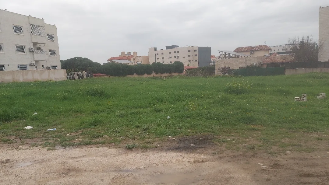 قطعة ارض مميزة جدا للبيع