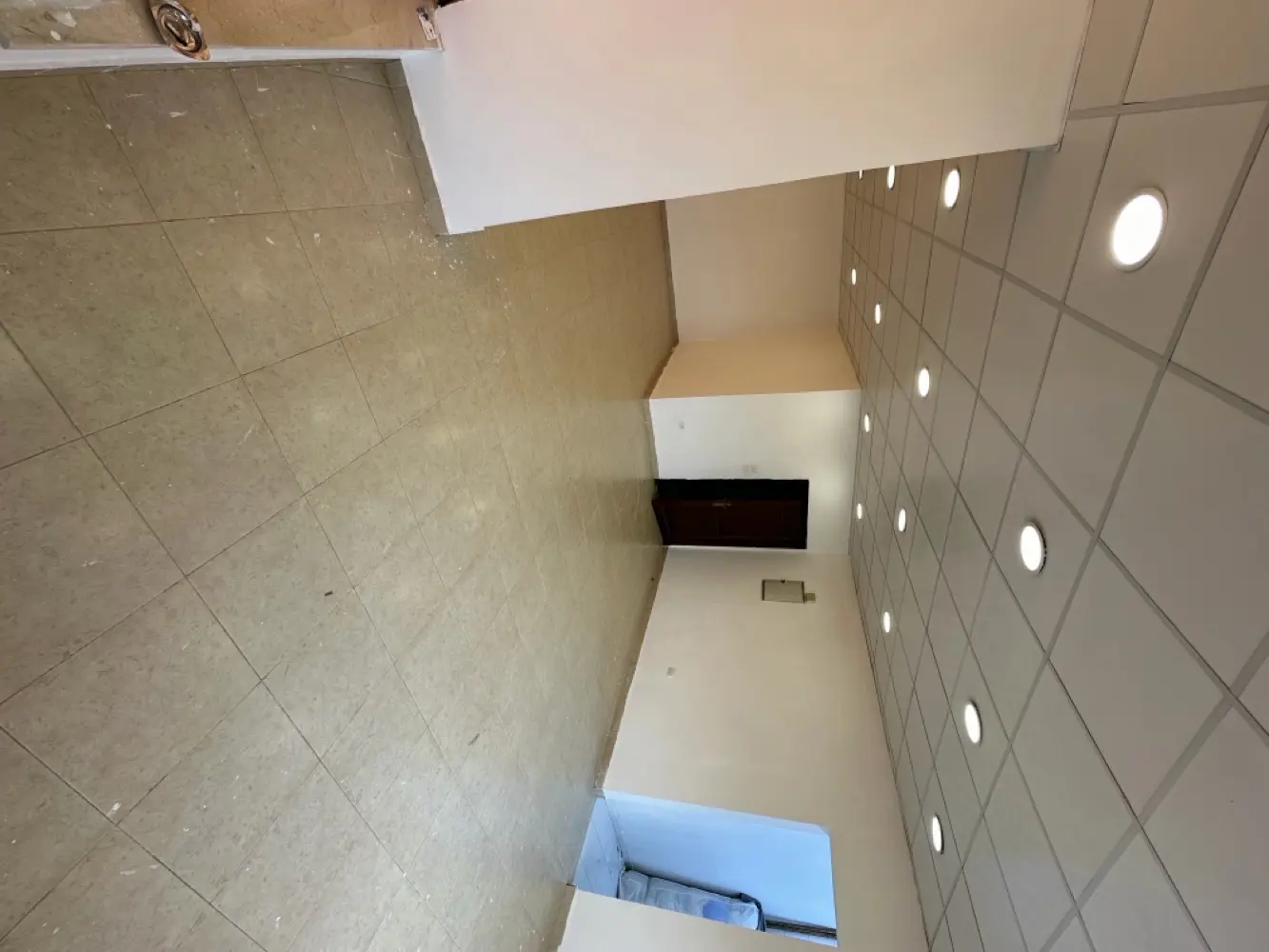 محل للايجار مرج الحمام مجمع فخم بزبط لجنيع الاعمان