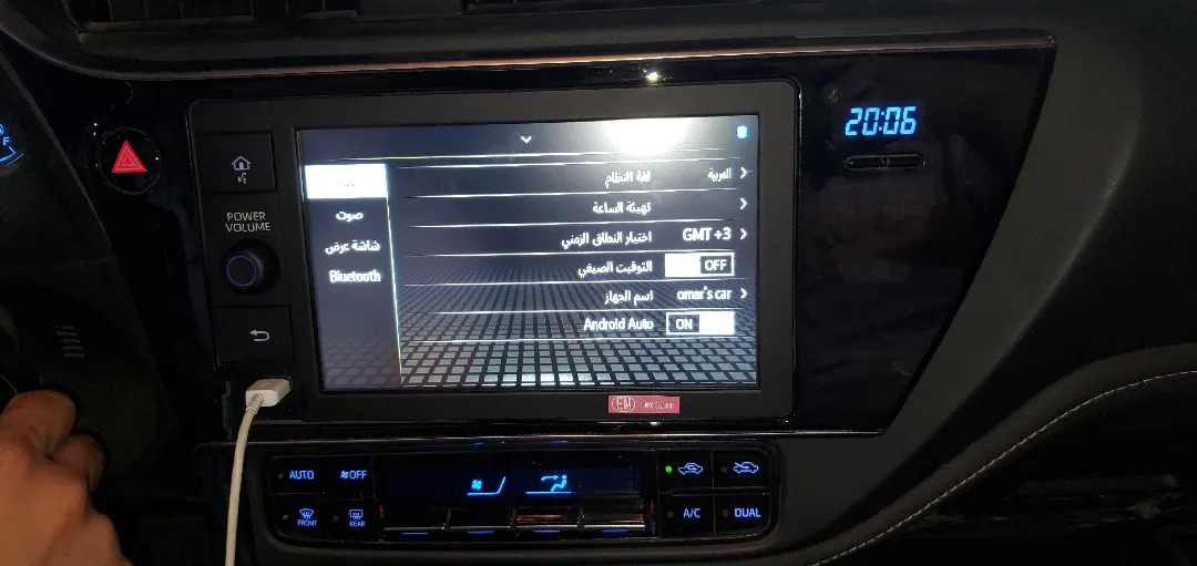 شاشة تويوتا كورولا اصليه جديده شركة وارد الشرق الأوسط مكفوله