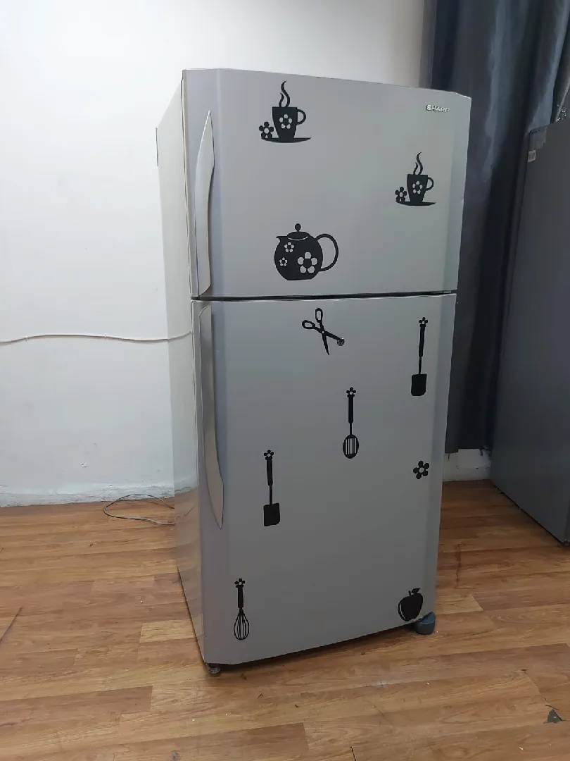 يوجد لدينا ثلاجات بحالة ممتازه