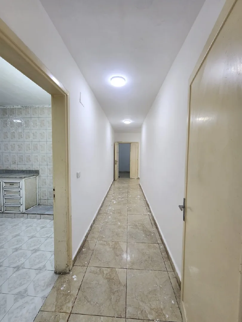 شقه للبيع في اربد قرب اشارة مجمع الاغوار  الجديد