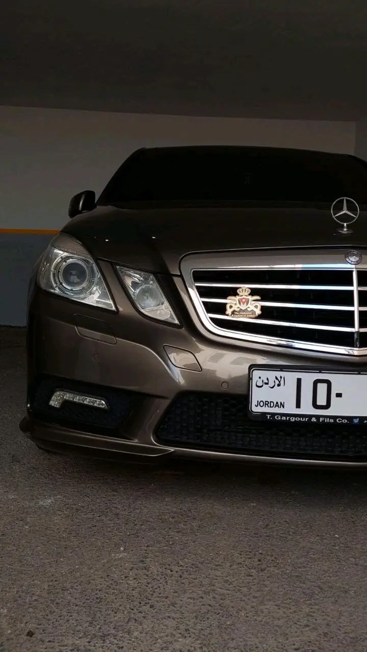 شعار الاردن حديد ثقيل مع قفول ضد السرقه