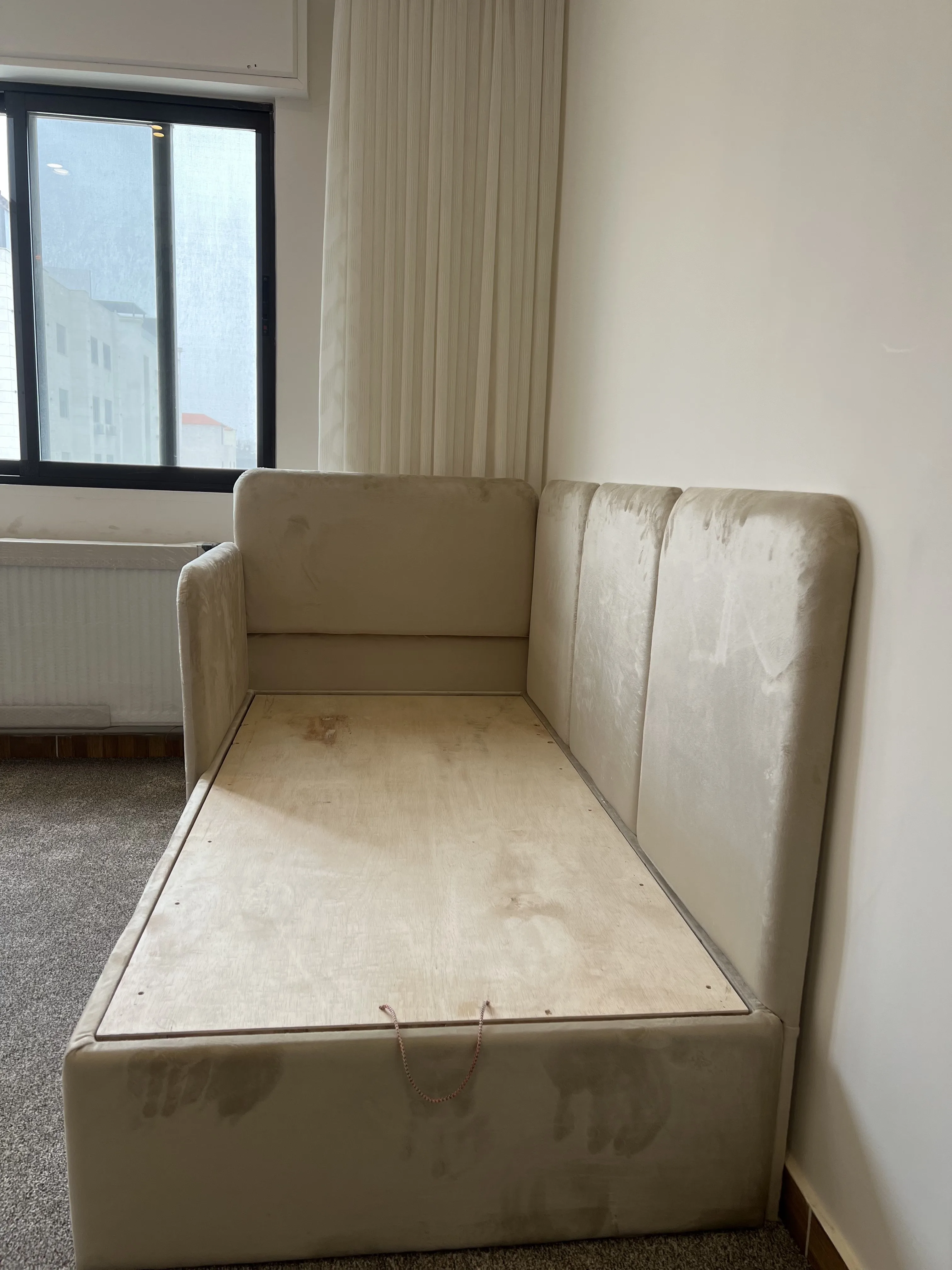 سرير اطفال مع حمايات خشب لاتيه اندونيسي جميع الالوان جكات هيدروليك تفصيل