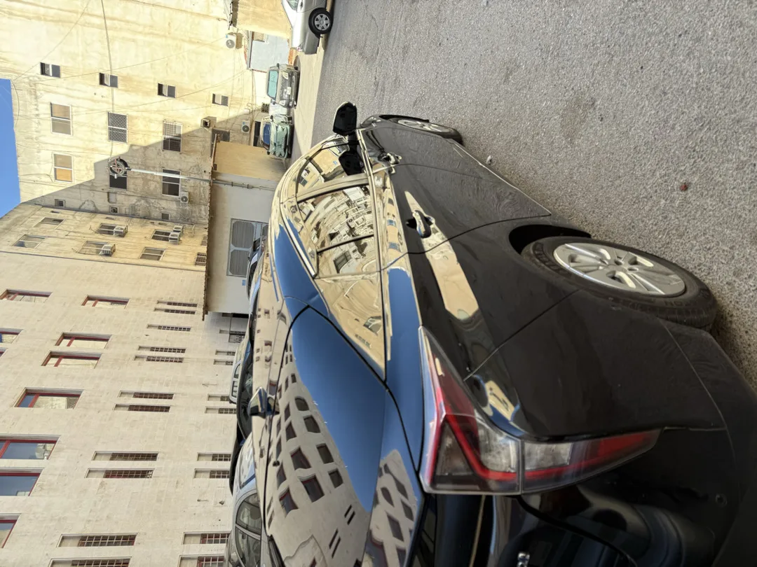 تويوتا بريوس 2018 فل ما عدا فتحة