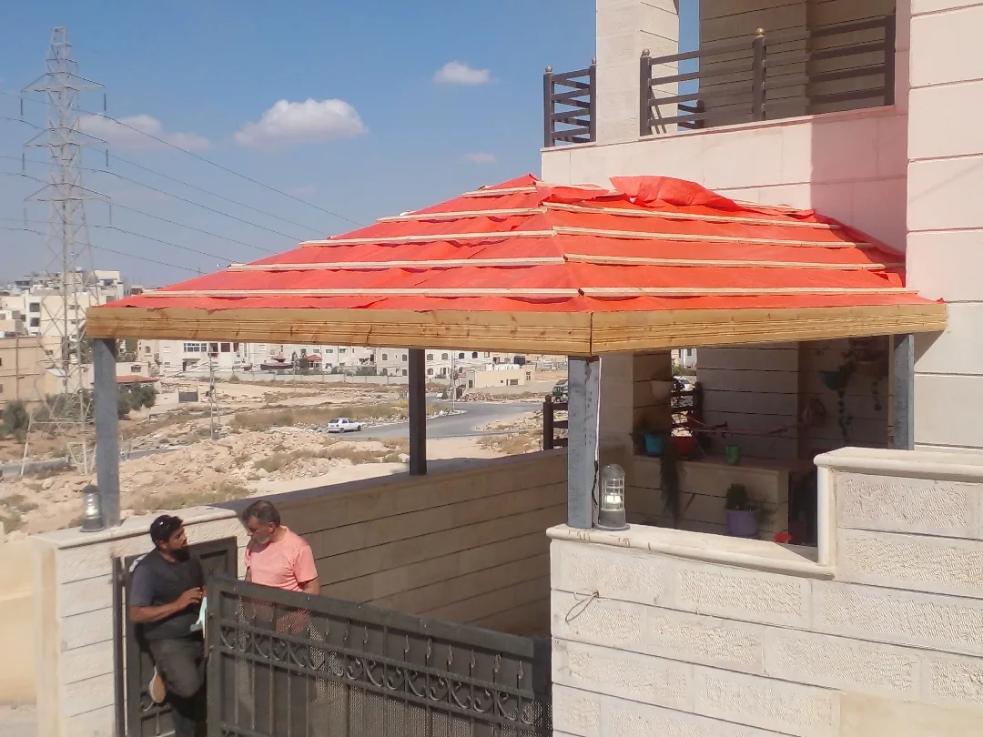 تركيب قرميد براقولا عزل اسطح بناء وتمديد مسابح تركيب المنيوم