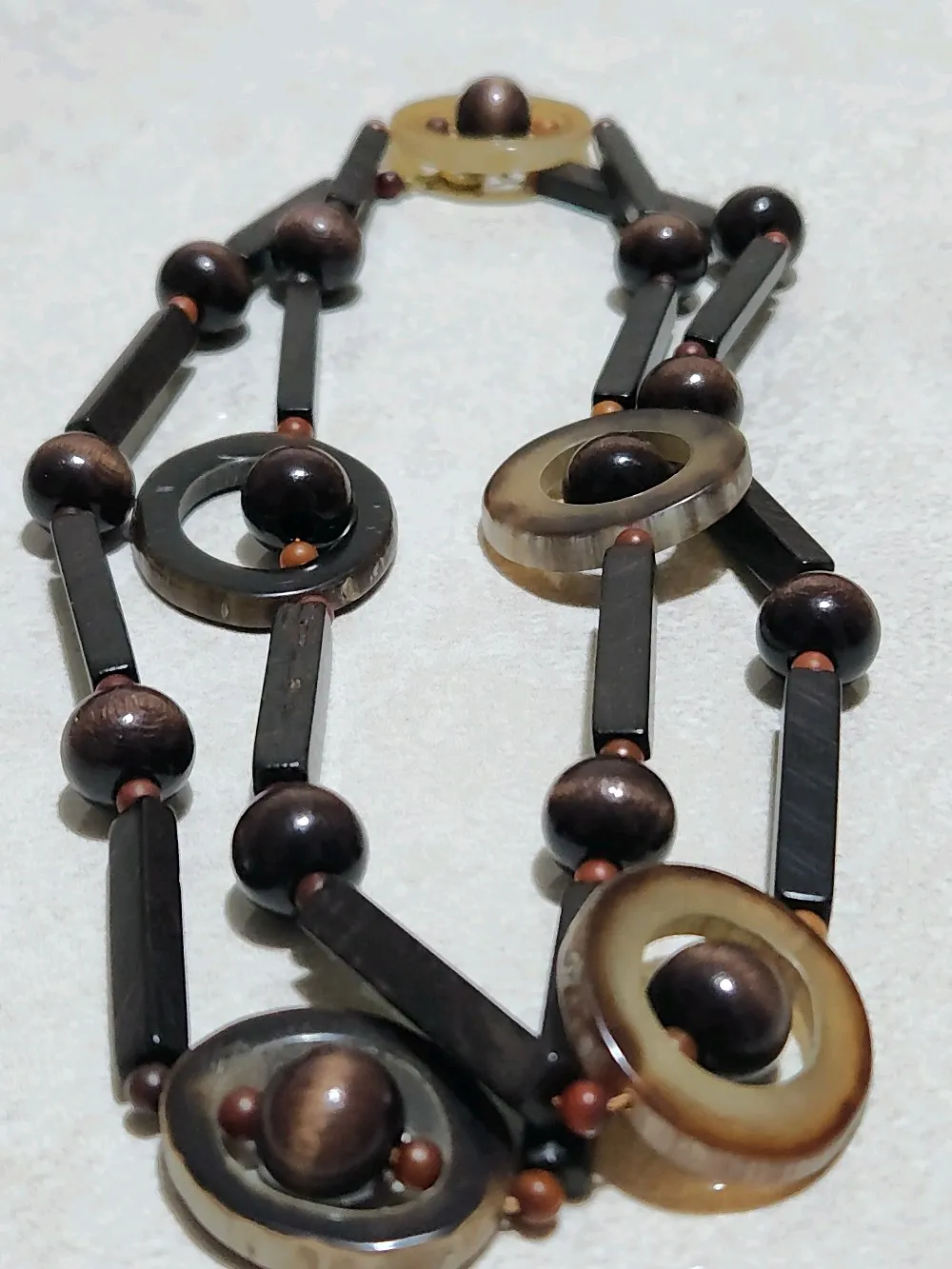 قلادة من حلقات الخرتيت