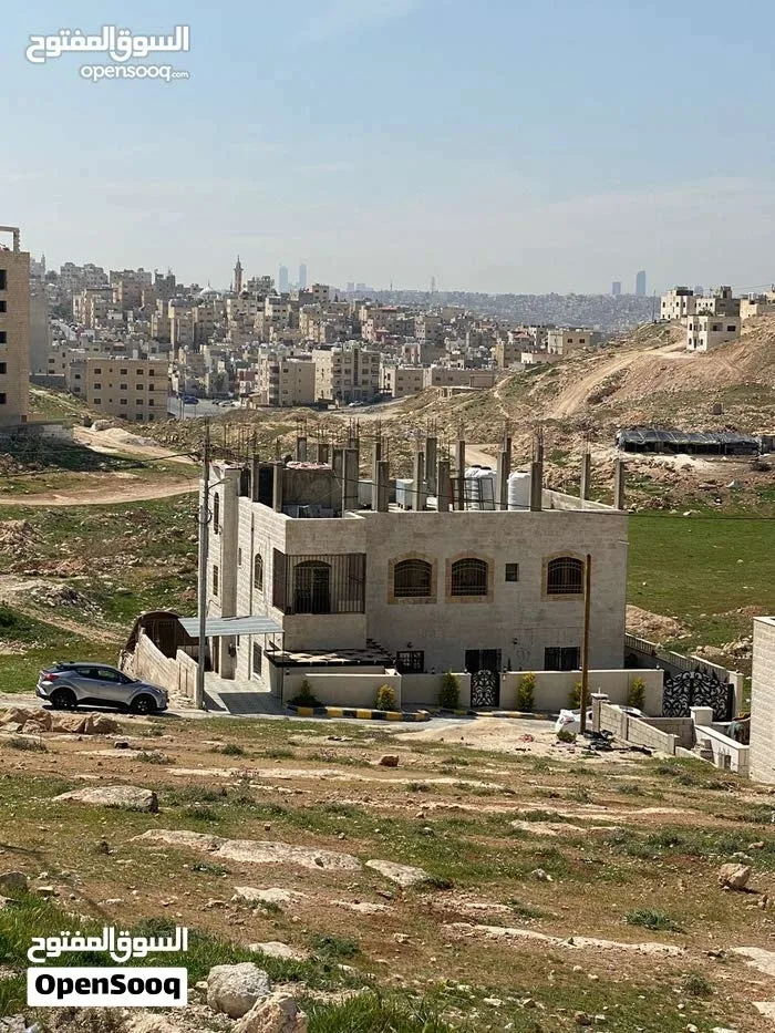 قطعة أرض نص دونم (500 متر) للبيع في منطقة راقية وهادية جداً بأبو علندا