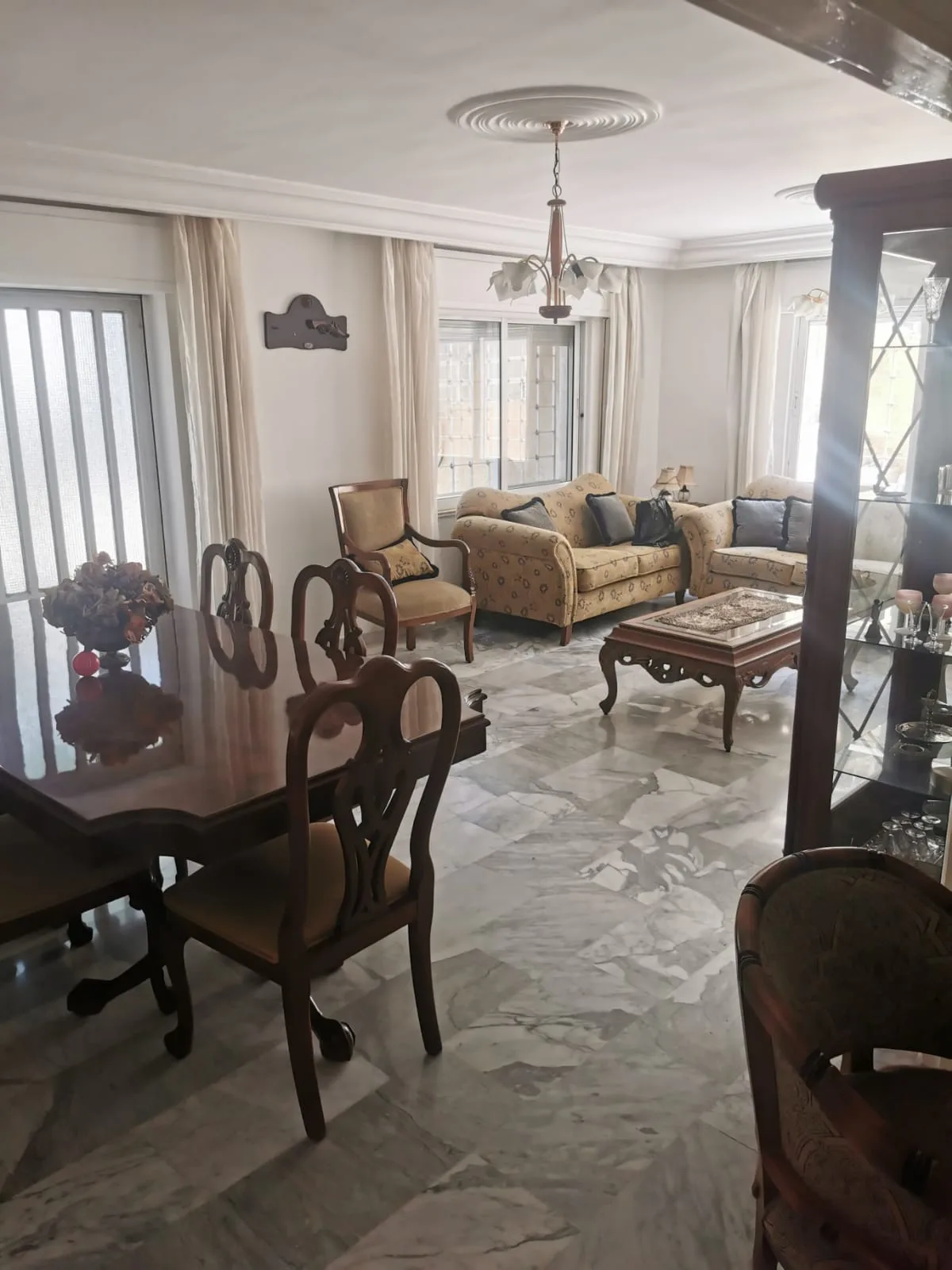 شقه فارغه للبيع