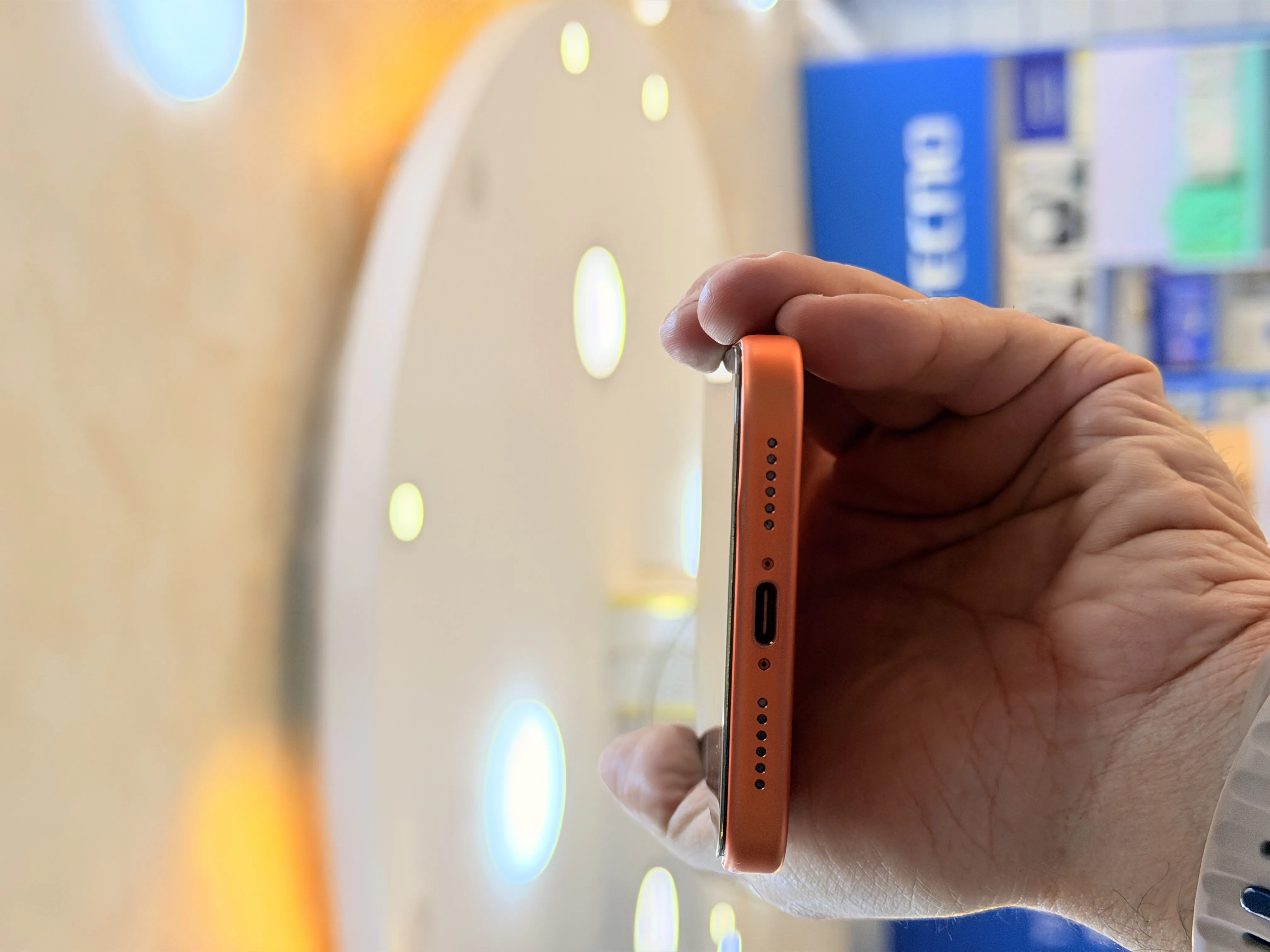 ايفون 17 برو ماكس Esim شرررق اوسط