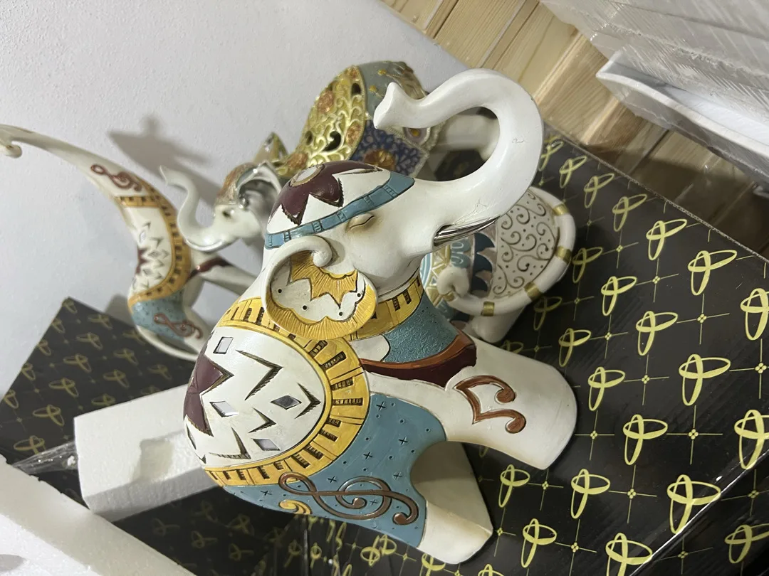 تشكيلة واسعة من تحف الرزن اسعار جيدة وقطع مميزة يوجد اكثر من ٣٠ موديل