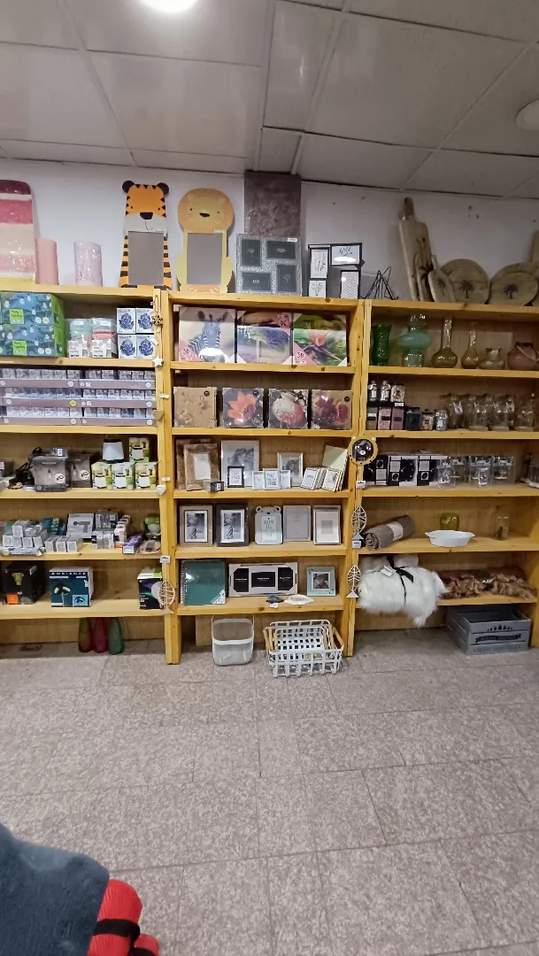 تصفية محل جومارت - بضاعة نثريات ومستوردات مميزة للبيع