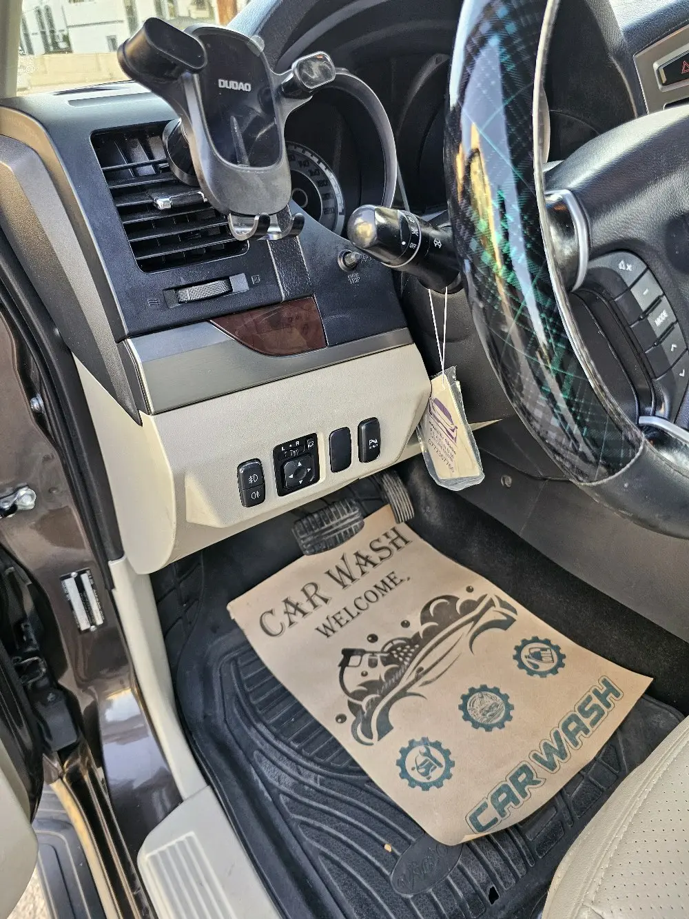 ميتسوبيشي باجيرو 2017 نخب النخب 3500cc ترخيص سنة كاملة ورقم جميل مثل صاحبها  7 ر