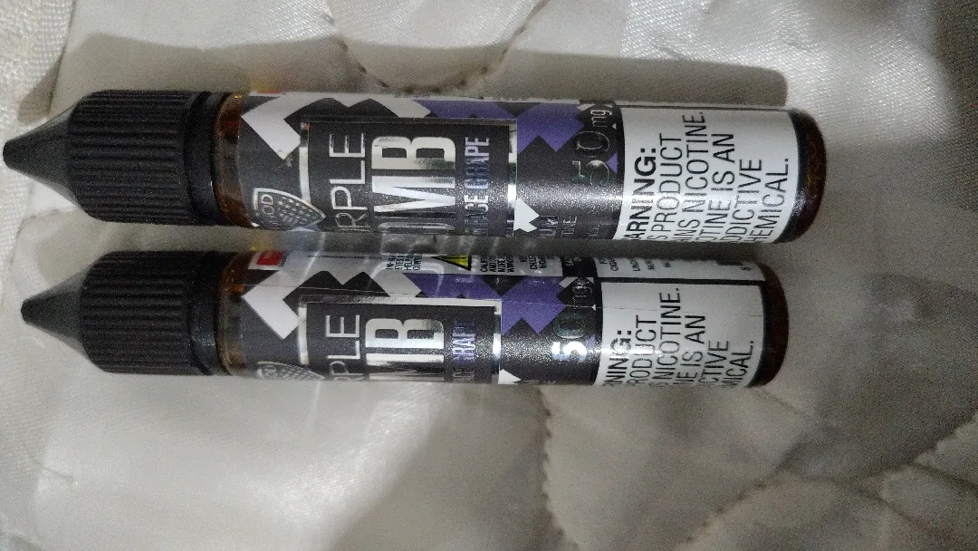 سيجاره  اكتروني   مع جوس