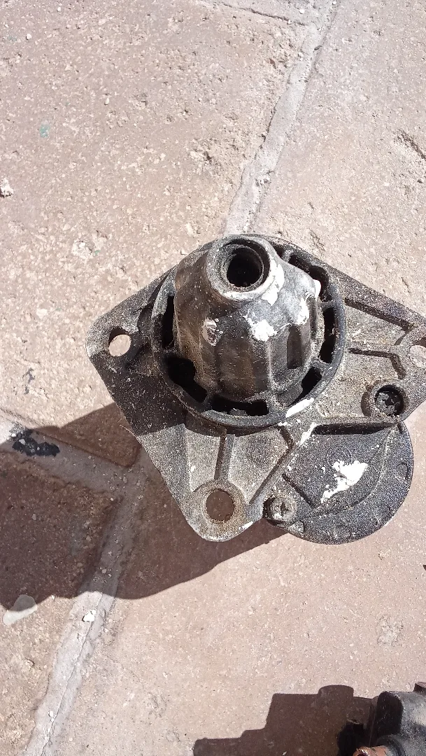 🚗 قطع بكب كيا ديزل للبيع 🔧متوفر للبيع قطع أصلية مستعملة بحالة جيدة:طرمبة ديزل (ت