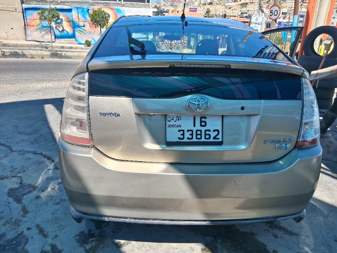 تويوتا بريوس موديل 2008