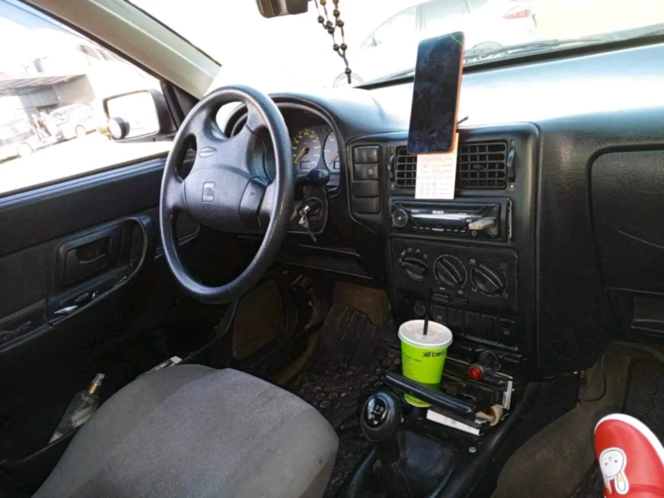 للبيع او للبدل على سياره عائليه