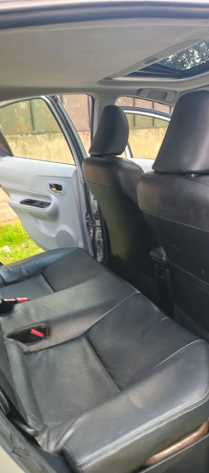 تويوتا بريوس C فل كامل اعلى صنف