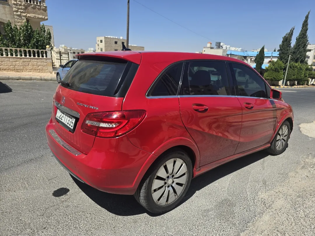 Mercedes B250e مع اكستندر