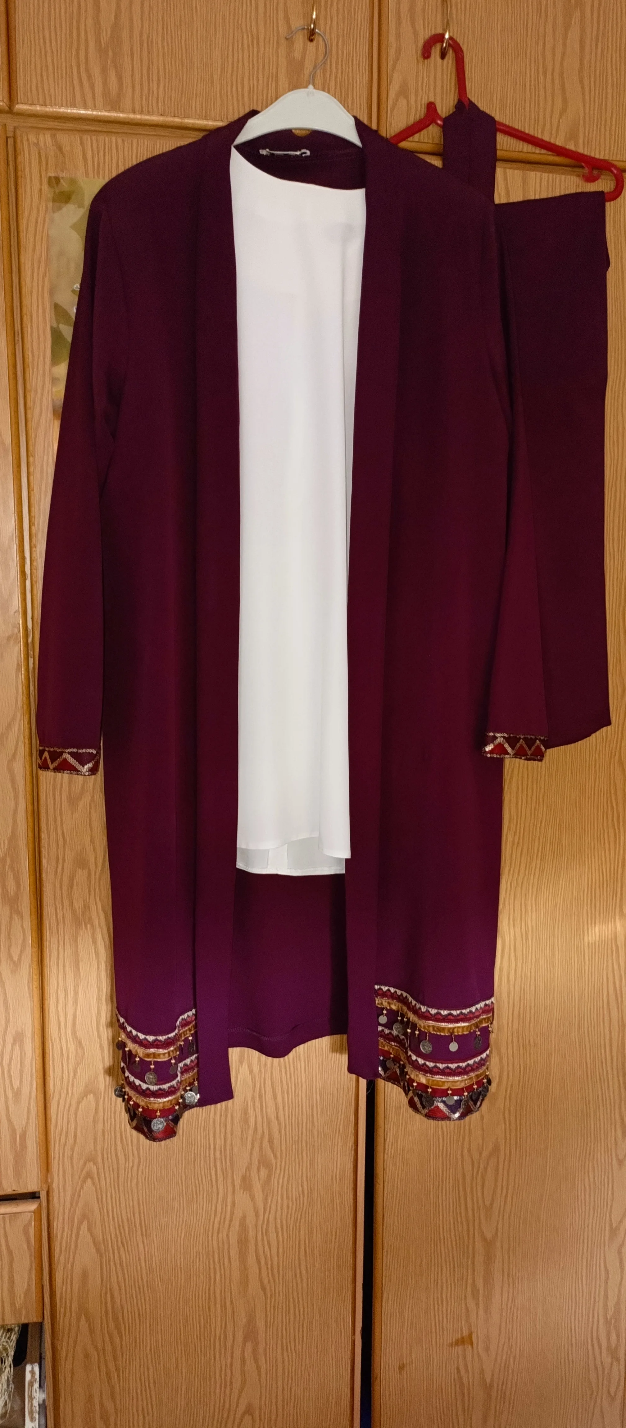 أطقم شبه جديد للبيع