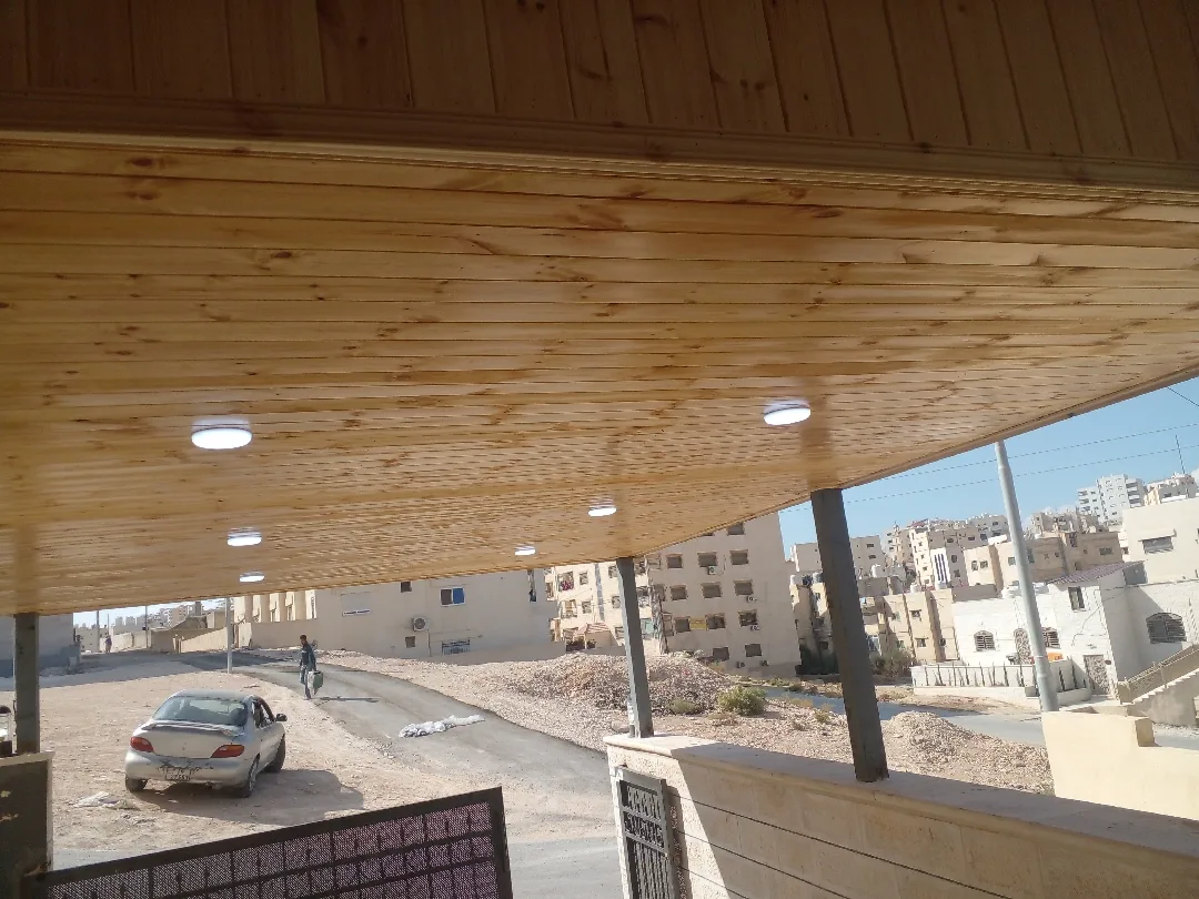 تركيب قرميد براقولا عزل اسطح بناء وتمديد مسابح تركيب المنيوم