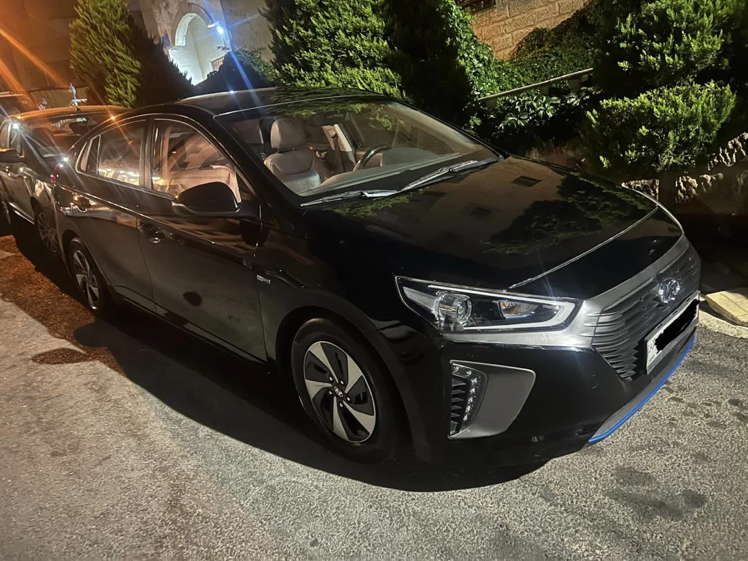 هيونداي ايونك ٢٠١٧هايبرد   بدون فتحه فحص نظيقه مالك اول من الحره