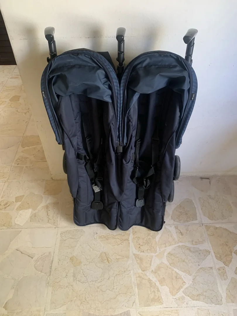 عرباية أطفال ( توأم)