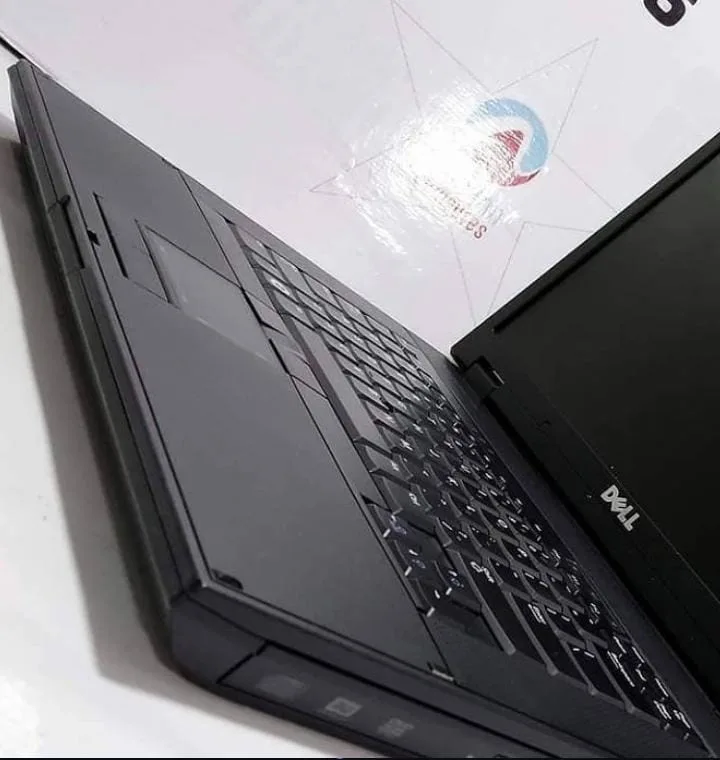لابتوب ديل لاتيتيود
