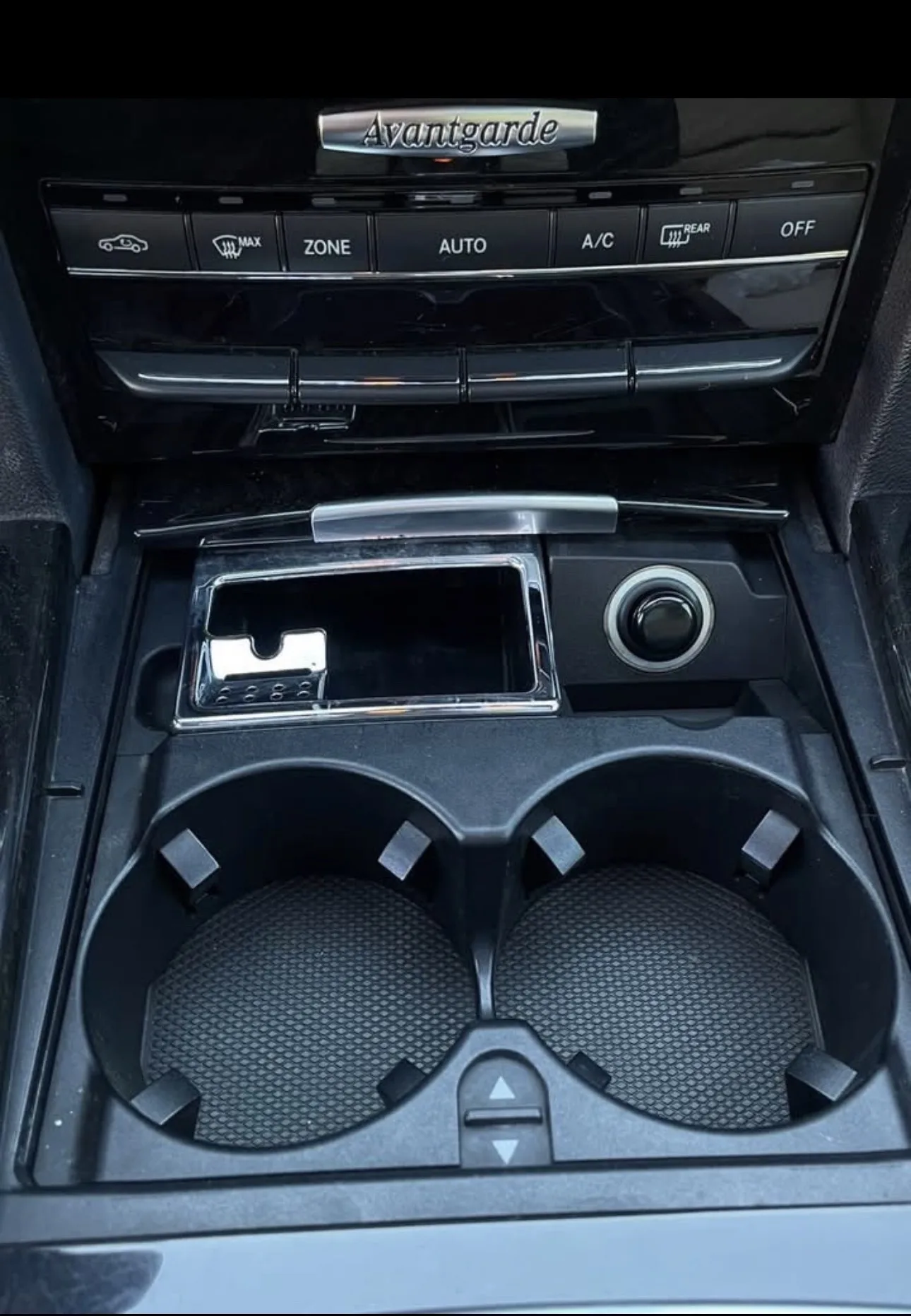 🚘 مرسيدس E200 AMG – موديل 2013 | فل أوبشن | واجهة رياضية