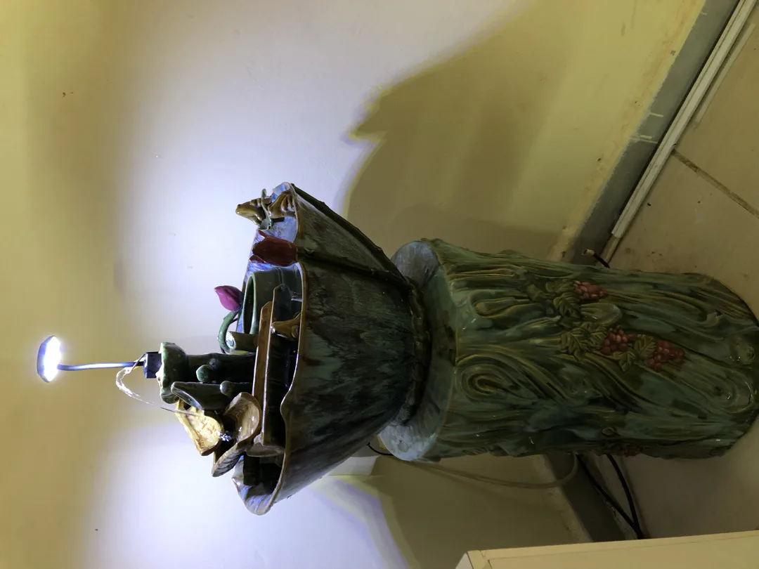 نافورة ماء سيراميك