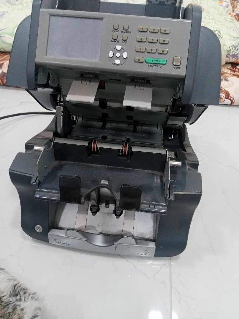 ماكينة عد فلوس بحاجه للتنظيف وتحديث للبيع
