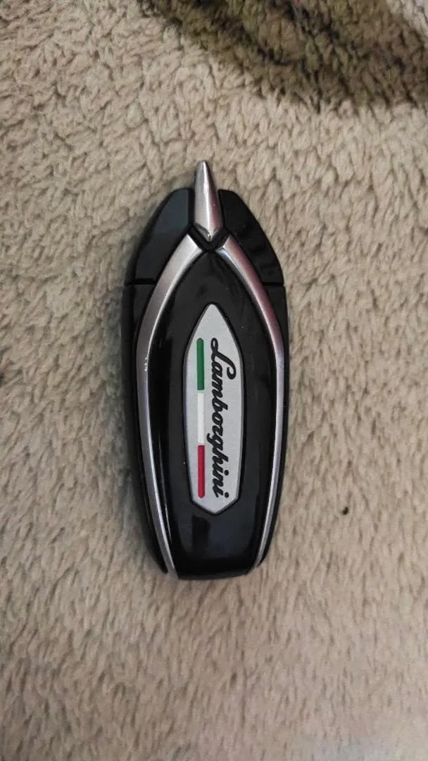 مفتاح لامبورغيني اوروس اصلي للبيع