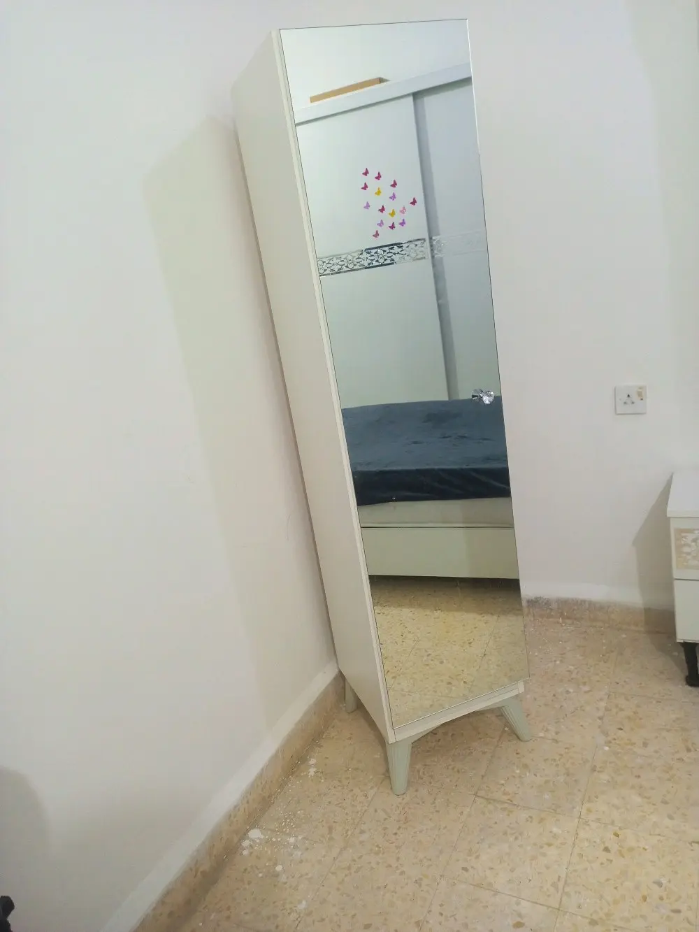 غرفة نوم مفرد ونص