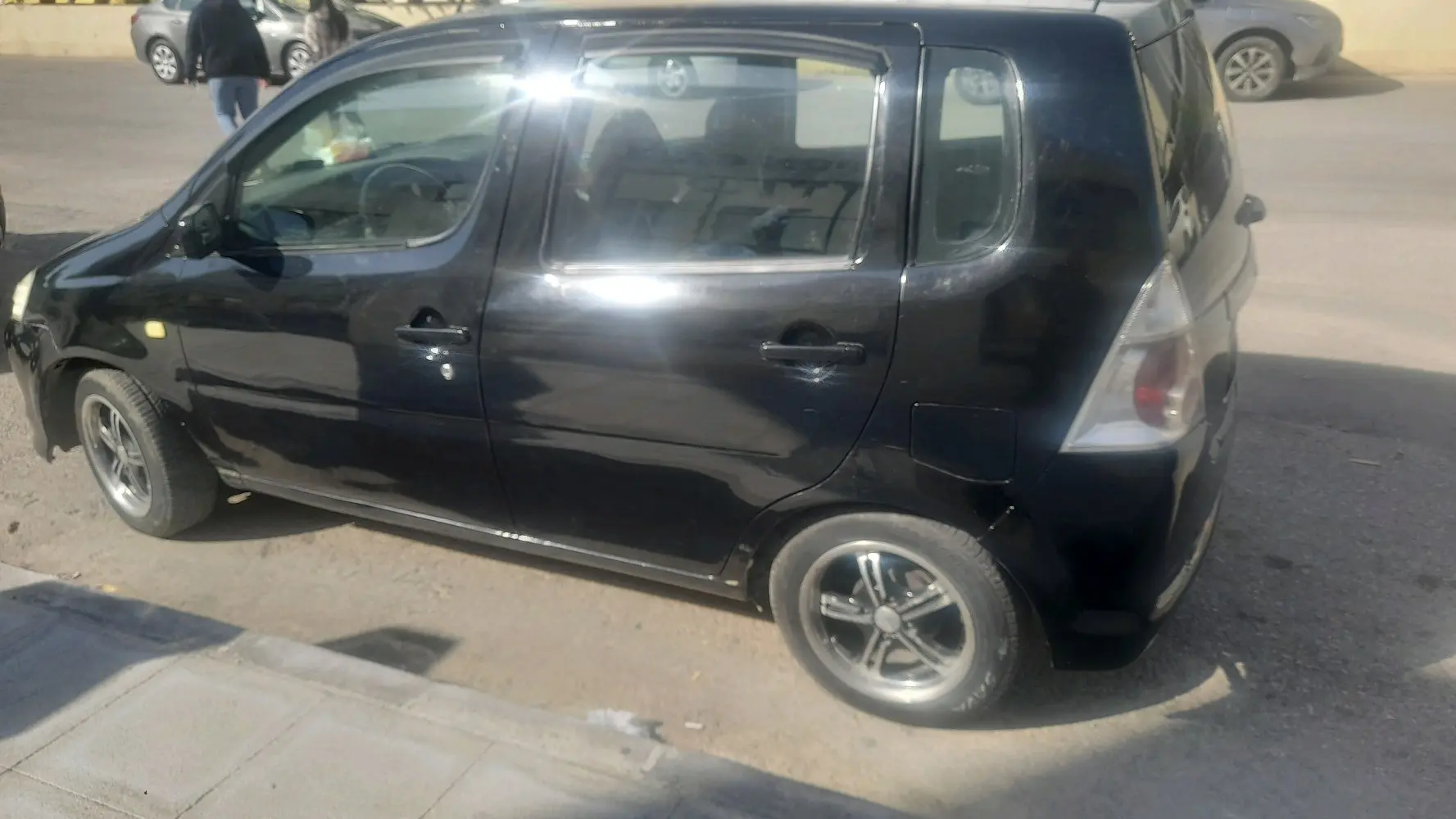 سيارة داهتاسو للبيع YRV 2003ما شا الله شغل وامشي