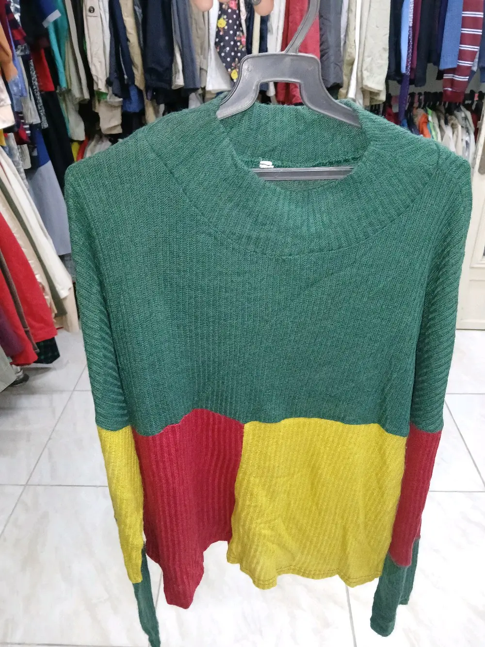 شروة ملابس اوروبية شتوية ستاتي واطفال 1000 قطعه بسعر مغري جدا