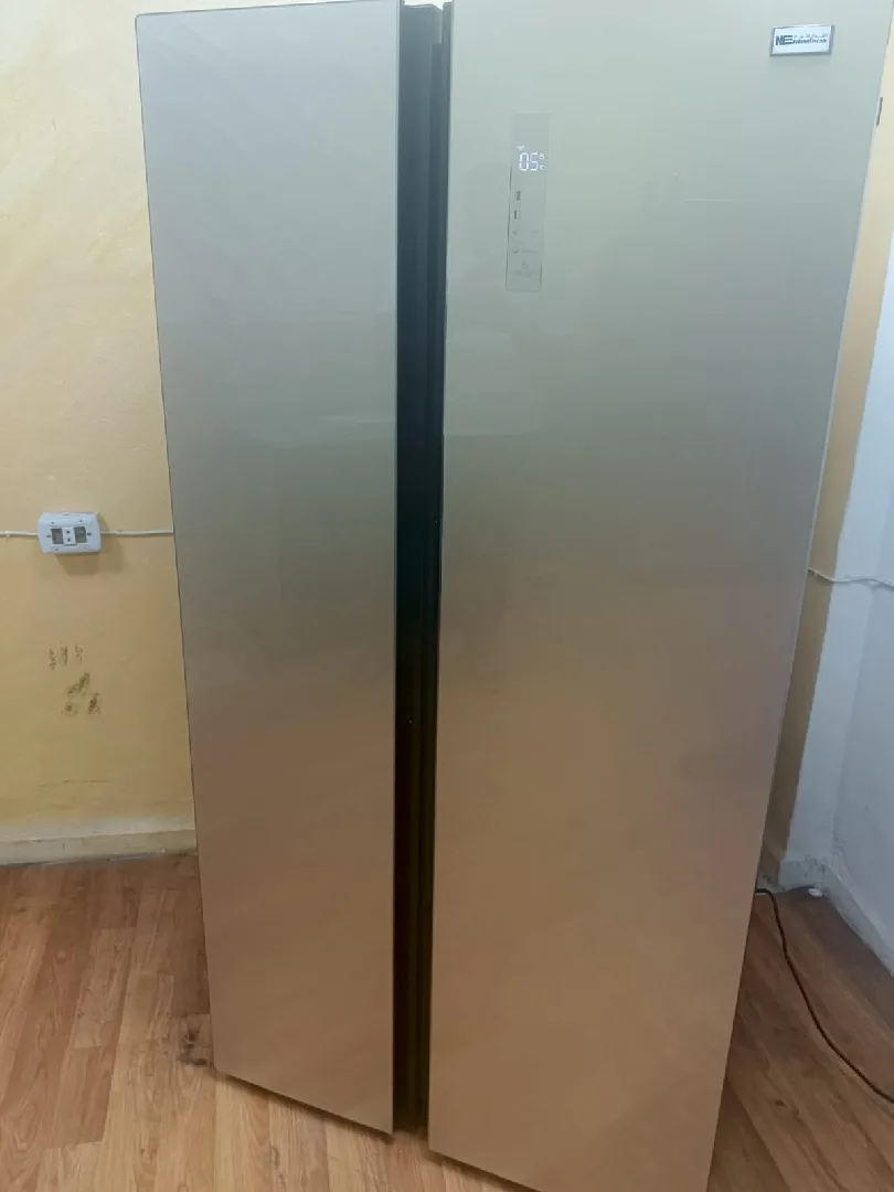 يوجد لدينا ثلاجات بحالة ممتازه