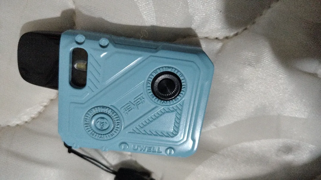 سيجاره  اكتروني   مع جوس