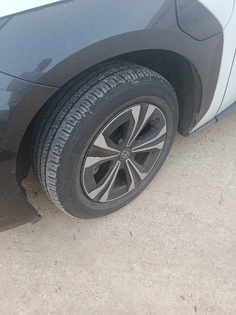 تويوتا BZ4X 2023