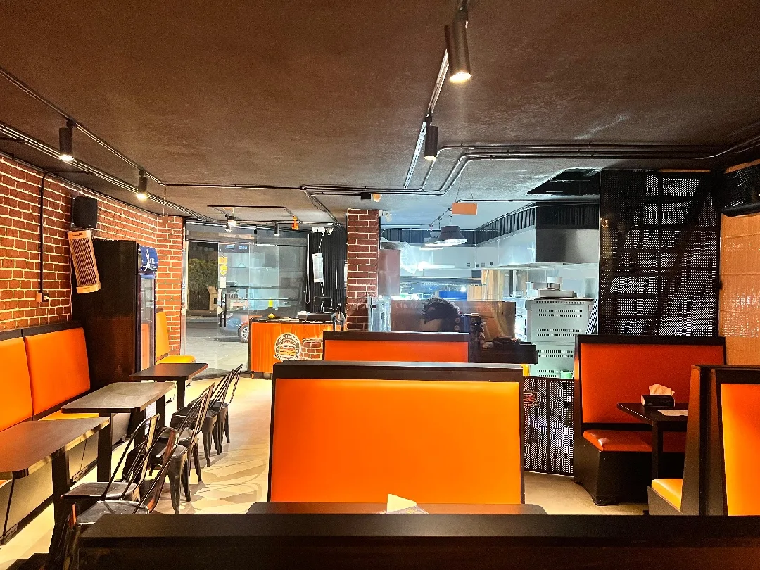 مطعم للبيع فيه شفابدران موقع مميز استراتيجي