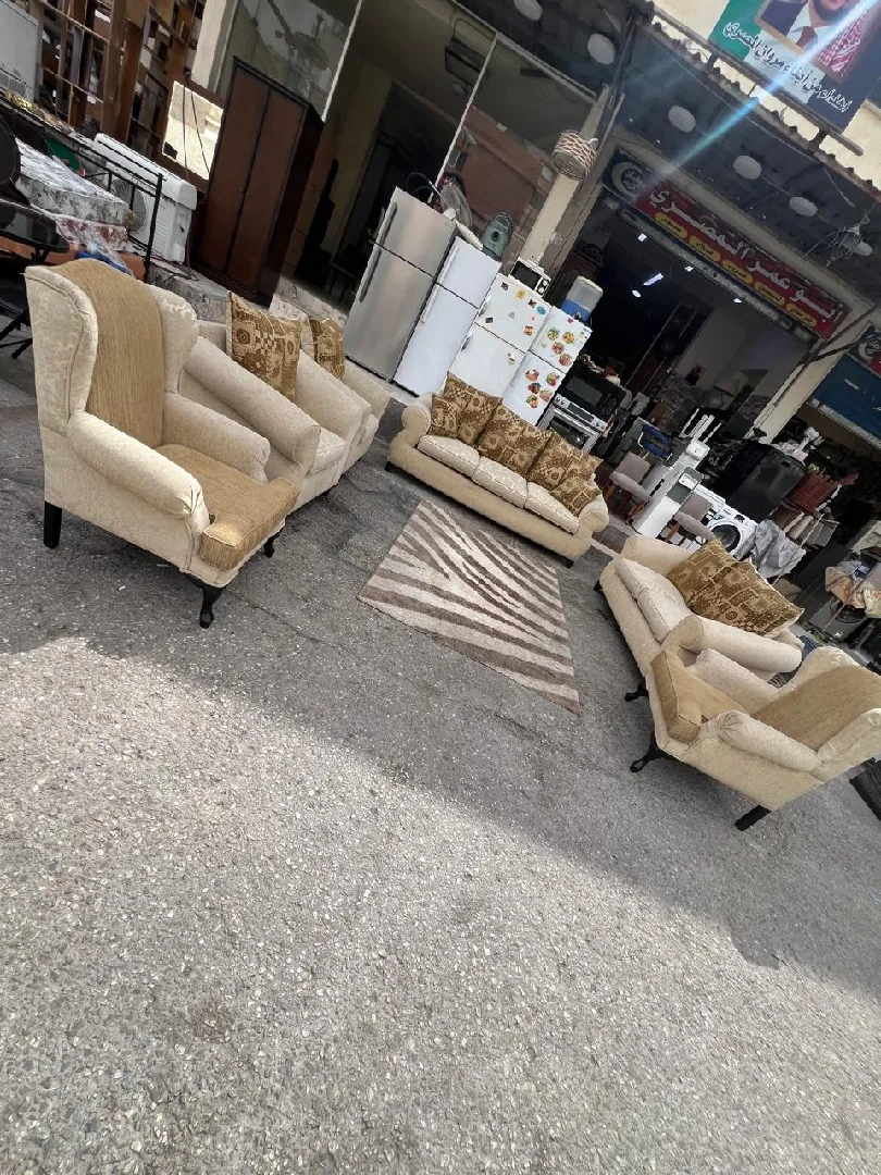 طقم كنب  مستعمل بحاله الوكاله
