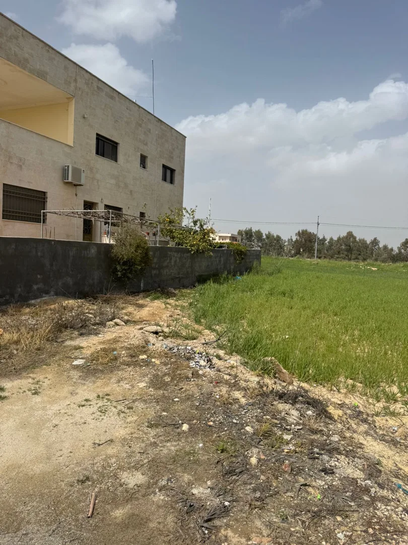 ارض سكنيه السرو السلط