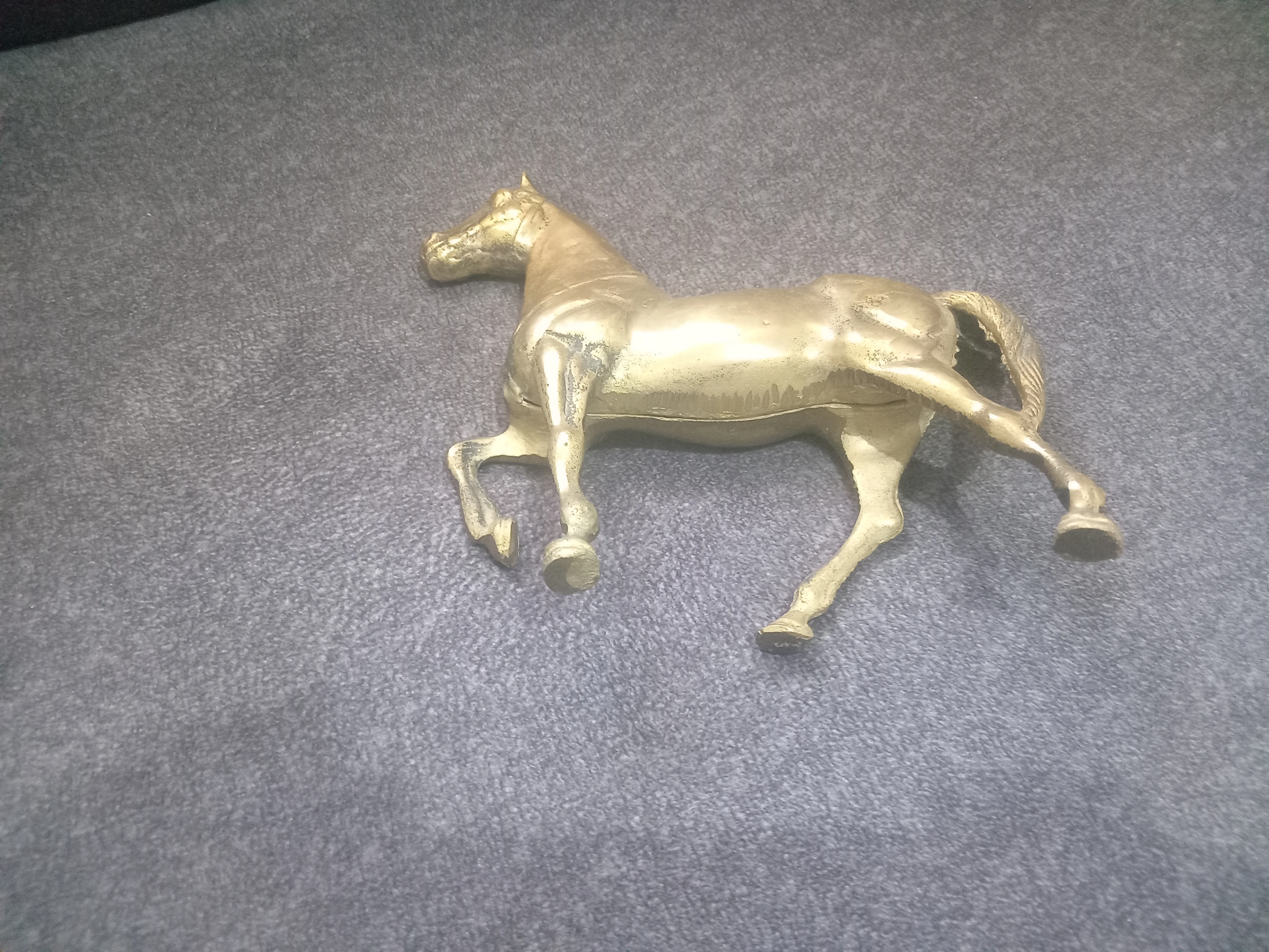 انتيك حصان نحاسي