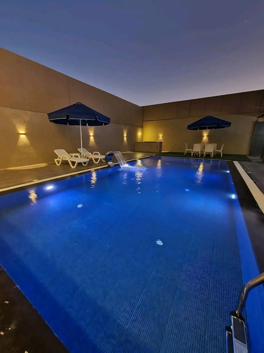 فرصة استثمارية 4 شاليهات متلاصقة للبيع جديدة