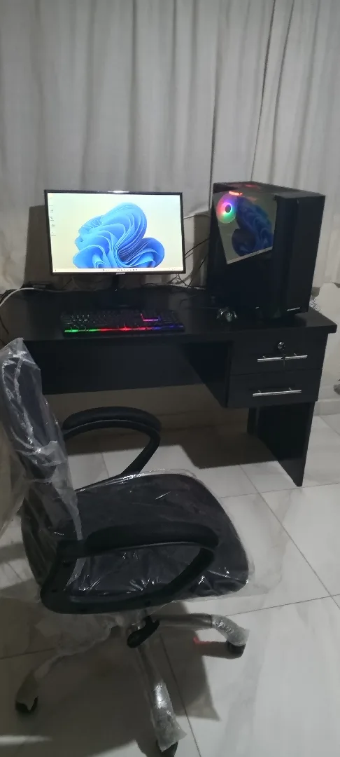 كمبيوتر بشغل كل اشي العاب برامج تصاميم وكاله للبيع بسعر حرق